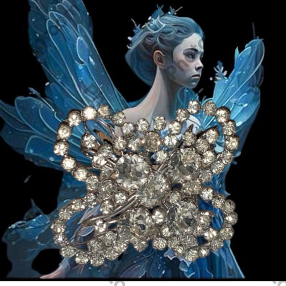 Vintage Clear Rhinestone Butterfly Brooch Unsigned - Picture 1 of 8